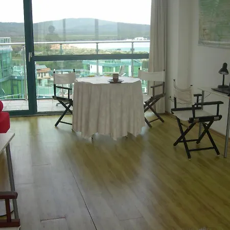 Apartment 802, Spacy Apm With Sea View. *